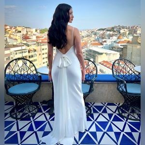 Meshki bow back white satin gown small